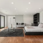 Hollywood Hills Luxe Escape