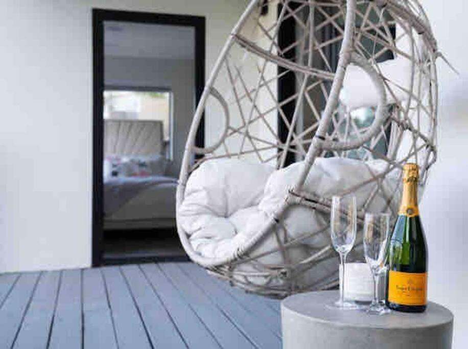Hollywood Hills Luxe Escape